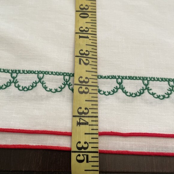 Vintage Holiday Roses Tablecloth with 12 Napkins 70X88" Red Floral Cottagecore - Picture 10 of 12